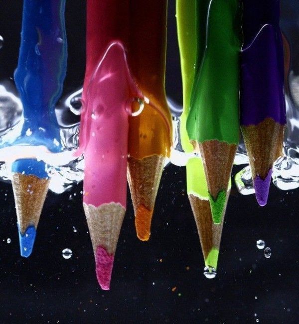 des crayons couleurs