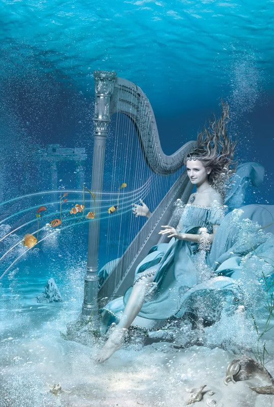 femme a la harpe sous l'eau